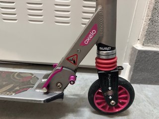 Patinete infantil rosa y plateado