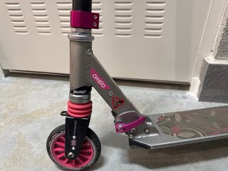 Patinete infantil rosa y plateado