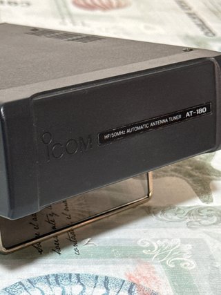 ICOM AT-180 HF/50MHz Acoplador Automático