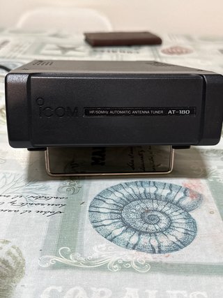 ICOM AT-180 HF/50MHz Acoplador Automático