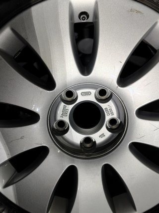Llanta Audi 205/60R16 96W Bridgestone