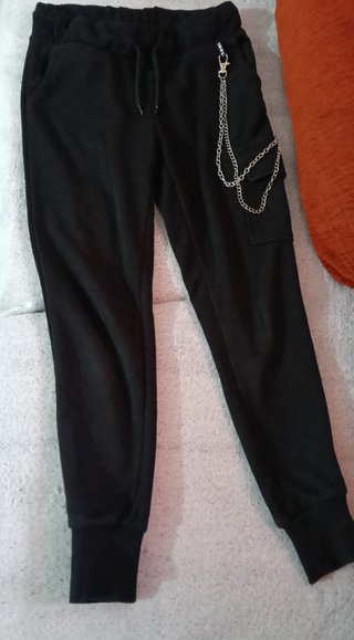 Pantalón niña negro con cadenas