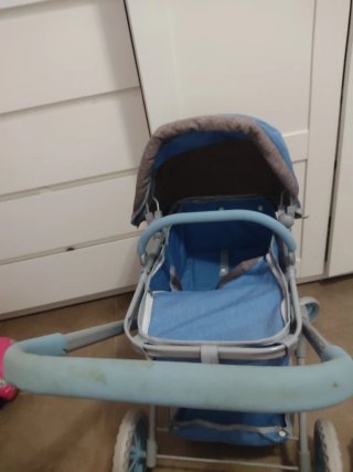 Cochecito de muñecas azul y gris