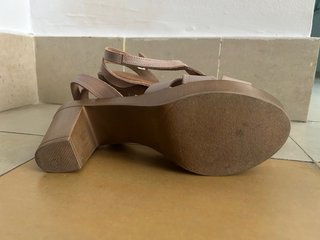 Sandalias Zinda nude Talla 41