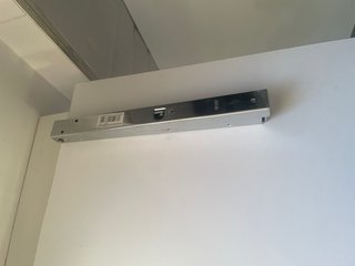 Mesa plegable de madera blanca
