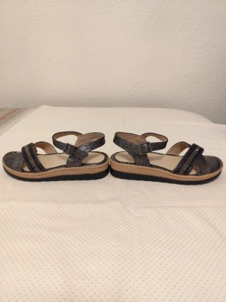 NUEVAS Sandalias t.37 anatómicas piel negro strass