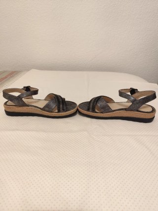 NUEVAS Sandalias t.37 anatómicas piel negro strass