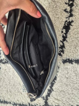 Bolso negro mujer cadena plateada