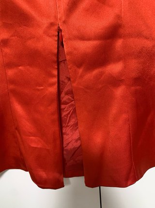 Top satén rojo tirantes finos