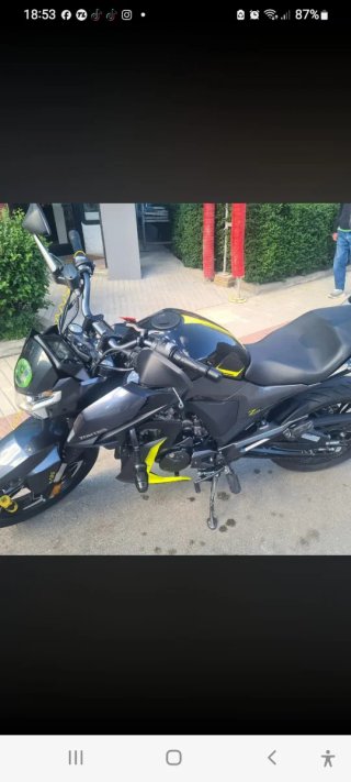 Zontes Z2 Negra y Amarilla con Garantía
