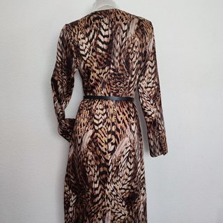 Vestido estampado plumas efecto leopardo. Mango. M