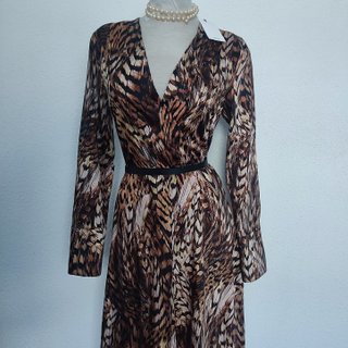 Vestido estampado plumas efecto leopardo. Mango. M