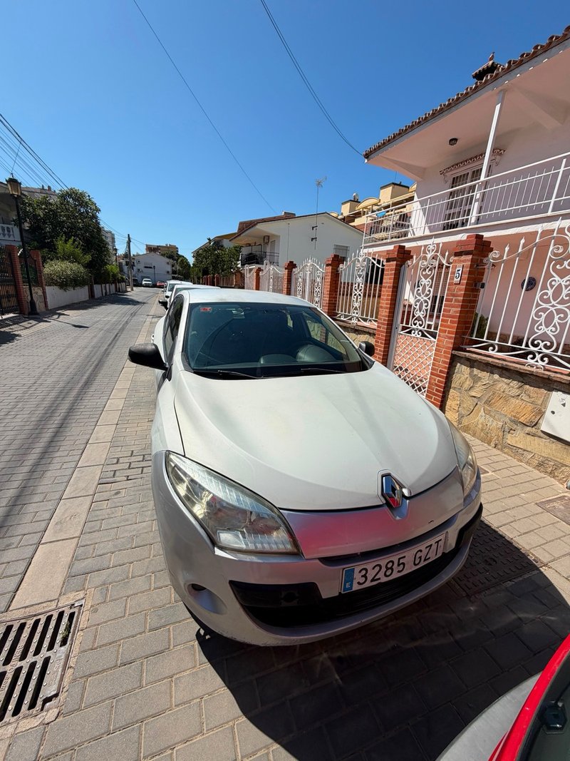 Renault Megane 2010 - foto 1
