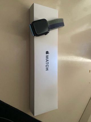Apple Watch SE de 44 mm 2020 negro.