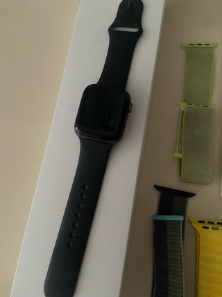 Apple Watch SE de 44 mm 2020 negro.