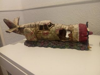 Avión hundido decorativo