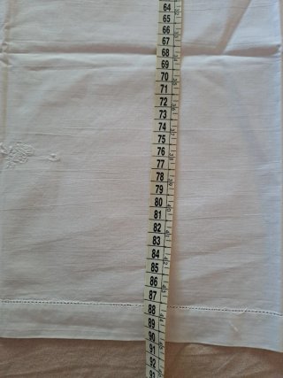 Tovaglietta da tè con ricamo floreale