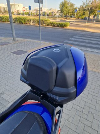 Yamaha XMAX 300 Azul y Negro