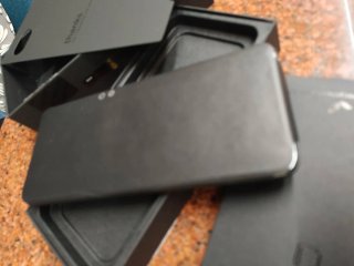 Motorola Razr 70 Plus + Caricabatterie + Auricolar