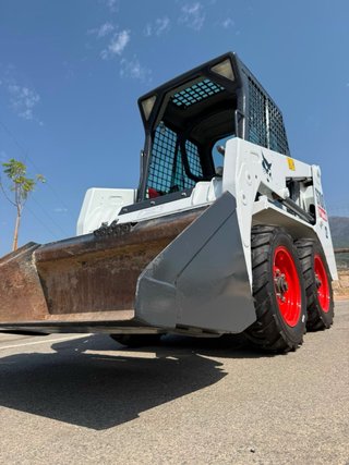 Mini cargadora Bobcat S100 año 2018