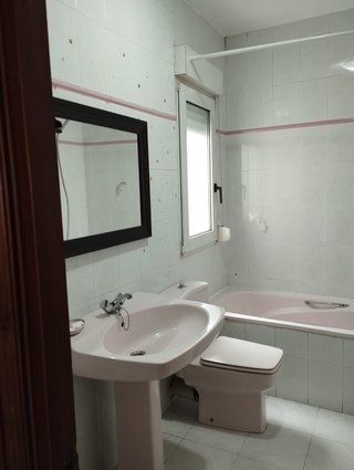 SE ALQILA PISO GRANDE A ESTUDIANTES
