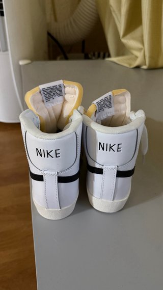 Nike Blazer Mid '77 Vintage Blancas- US 7 EUR 38