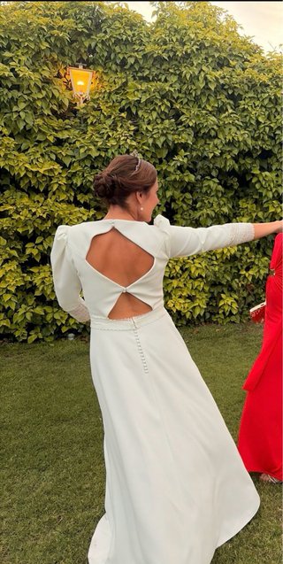 Vestido de Novia y Velo Blanco