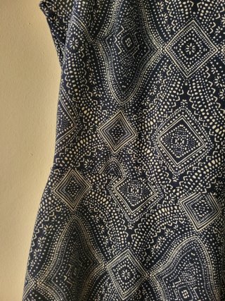 Vestido de verano con estampado geométrico