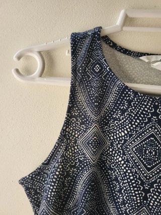 Vestido de verano con estampado geométrico