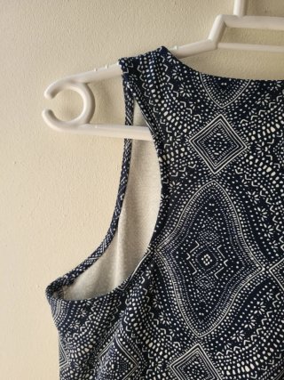 Vestido de verano con estampado geométrico