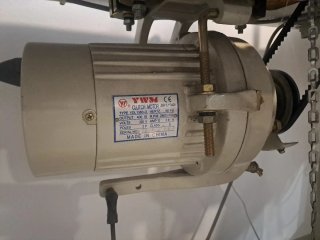 Máquina de coser JUKI MO-804