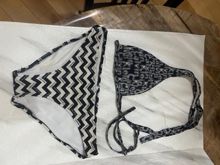 Bikini Calvin Klein Negro y Beige