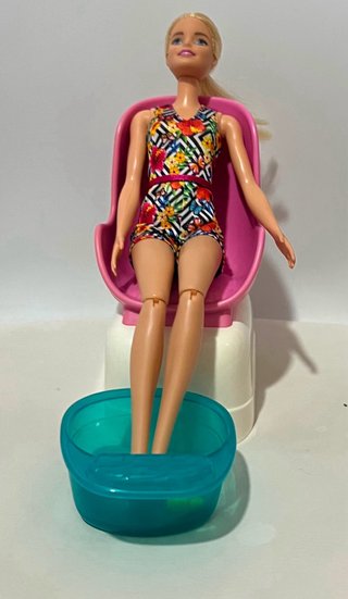 Barbie Spa Mani-Pedi con Muñeca y Tina