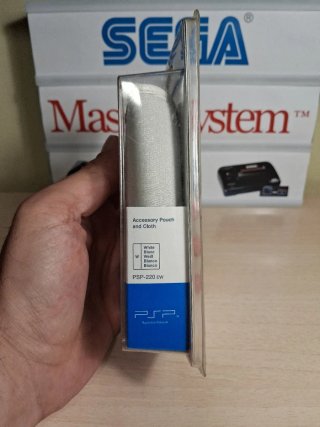 Funda y Paño Limpieza Consola Sony PSP (Blanco)