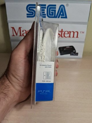 Funda y Paño Limpieza Consola Sony PSP (Blanco)