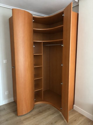 Armario esquinero grande madera