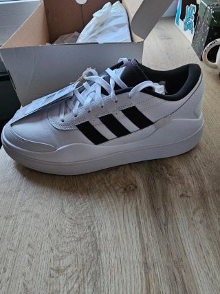 Adidas Osade Zapatillas Blancas y Negras