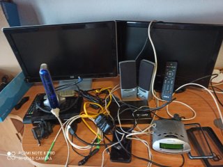 Lote TV, Monitor, Cables y Accesorios