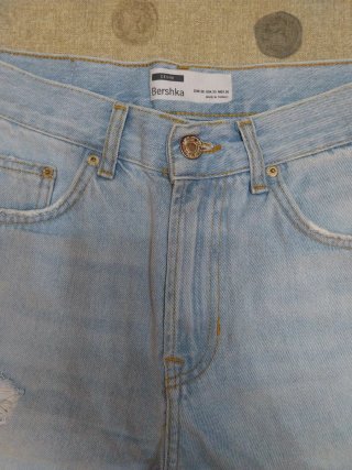 Pantalón corto vaquero Bershka T38