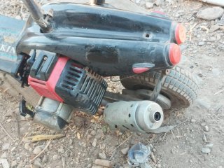 Patín de gasolina negro