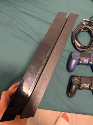 PS4 (PlayStation 4) Negra + 2 Controles
