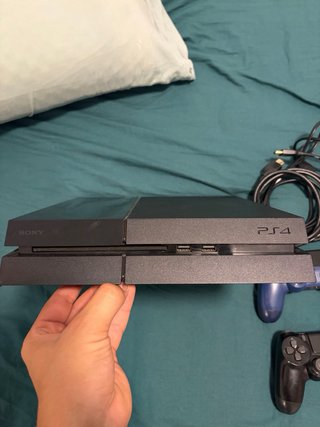 PS4 (PlayStation 4) Negra + 2 Controles