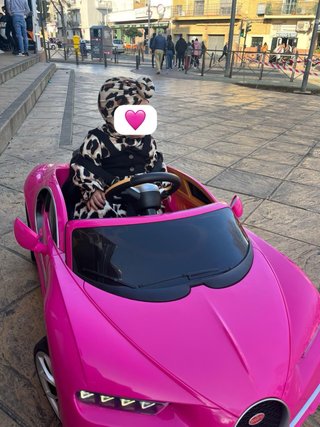 Coche eléctrico infantil rosa Bugatti