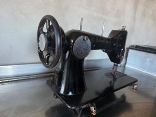 Máquina de coser antigua Sigma
