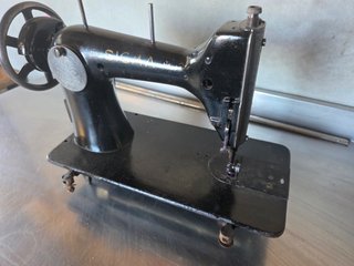 Máquina de coser antigua Sigma