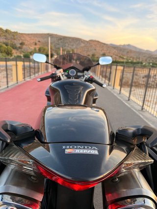 Honda VFR 800 VTEC Negra