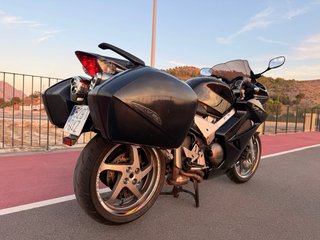 Honda VFR 800 VTEC Negra
