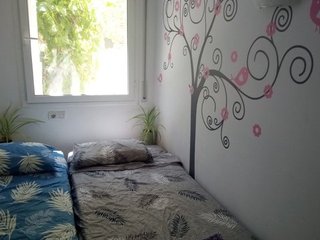 Alquiler de habitación en Castelldefels con jardín
