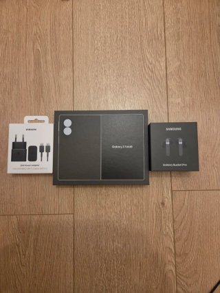 Samsung Galaxy Z Fold 8 + Buds4 Pro + Cargador