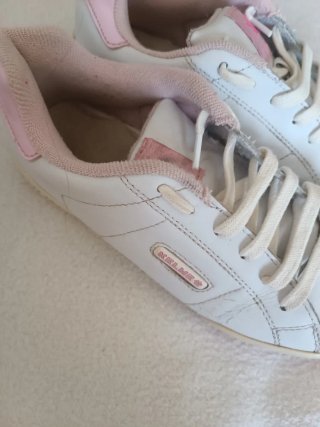 Zapatillas Kelme Blancas y Rosas